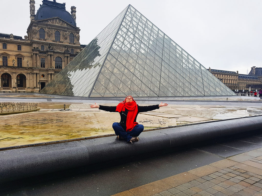 Top Masterpieces, The Louvre Pyramid Paris 2