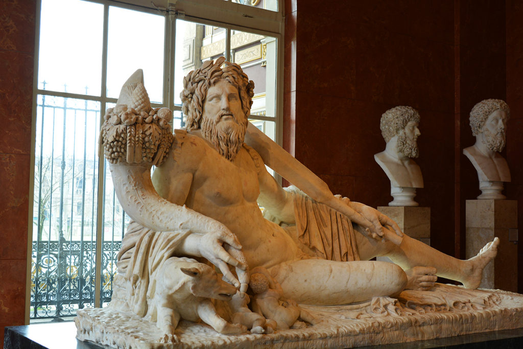 Statuia romana a Tibrului, Luvru, Paris