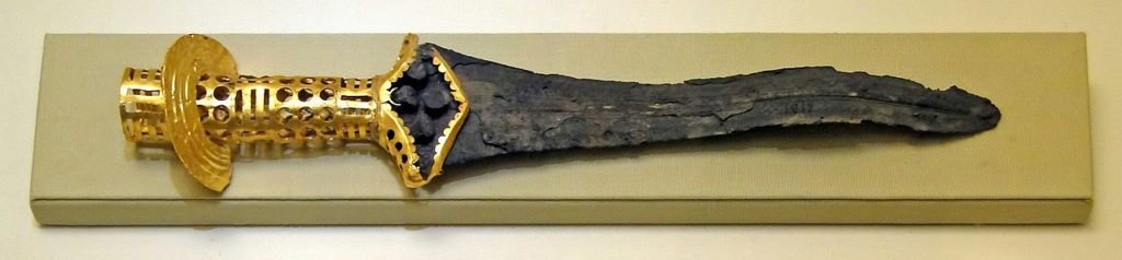 Pumnalul de bronz de la malia Palatul Minoic Malia-creta-greciaBronze_dagger_from_Malia